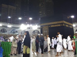 Azan Masjidil Haram yang Menggetarkan Jiwa