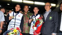 Menteri Pemuda dan Olahraga (Menpora) Imam Nahrawi merespons dengan membalas unggahan Marcus Fernaldi Gideon itu di kolom komentar. Politisi PKB itu meminta maaf atas keterlambatan tersebut. Foto: Rengga Sancaya/detikSport