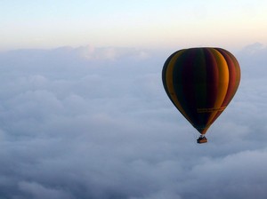 Tragis! Pria Tewas Usai Jatuh dari Balon Udara di Melbourne