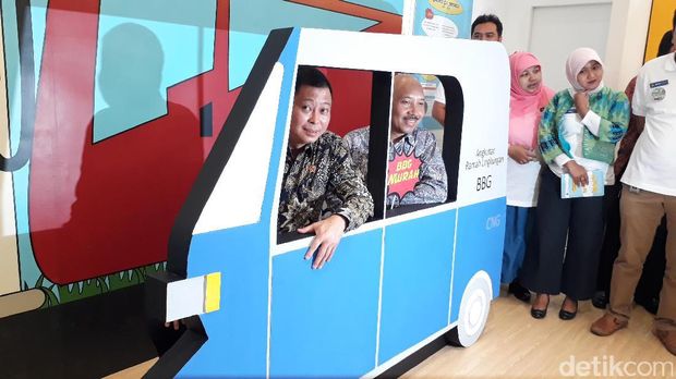 Pose Menteri ESDM Ignasius Jonan