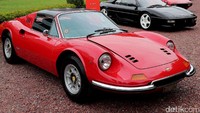 Menurut CEO Ferrari Jakarta, Arie Christopher, mobil-mobil tersebut didapatkan dari konsumen yang kebetulan mengoleksi mobil tersebut.