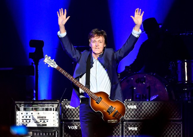 Paul McCartney adalah salah satu orang paling terkenal di dunia. Tapi pentolan The Beatles tersebut tidak selalu hidup bergelimang kemewahan. Paul dikenal sering berpartisipasi dalam acara amal. Bahkan anaknya desainer Stella McCartney disekolahkan di sekolah negeri dari pada sekolah swasta yang prestis. Foto: Steve Jennings/Getty Images