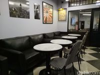 Sanderson Coffee: Enaknya Ayam Bakar Berbalut Cabe Hijau yang Pedas Gurih!