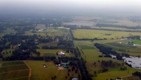 Dari atas ketinggian, kita bisa pula melihat hamparan perkebunan anggur sejauh mata memandang. Kawasan ini memang sudah dikenal sebagai daerah penghasil wine sejak era tahun 1900-an (Wahyu/detikTravel)