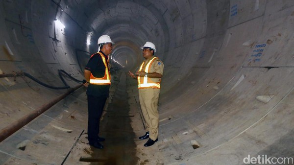 Plt Gubernur DKI dan Pimpinan DPRD Tinjau Proyek MRT
