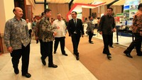 Dalam acara tersebut, Jonan meminta agar setiap SPBU terdapat minimal 1 dispenser Bahan Bakar Gas (BBG) dan dalam waktu dekat akan mengeluarkan Peraturan Menteri sebagai dasar hukum. Jonan berharap, dengan adanya aturan tersebut, tidak hanya angkutan umum seperti taksi dan TransJakarta saja yang pakai BBG, tapi juga kendaraan pribadi serta mendorong Gaikindo untuk memproduksi mobil berbahan bakar gas. Dok, PGN.