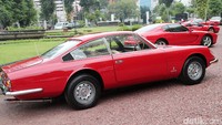 Tak hanya itu, Ferrari juga masih konsisten untuk menghadirkan produk supercar yang sporty, bertenaga, dengan tidak menghilangkan desain khas Italia sejak kelahirannya pertama kali di tahun 1947.