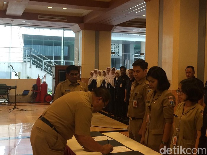 Lantik 660 PNS Baru, Sumarsono Minta PNS Tetap Netral di Pilkada