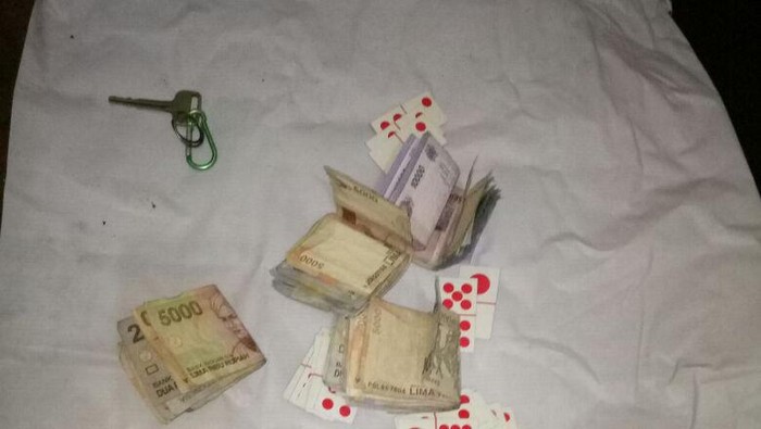 Asyik Judi di Mikrolet, 5 Sopir Diciduk Polisi