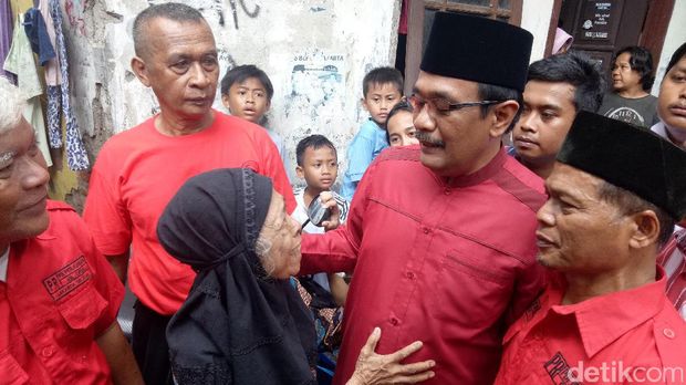 Djarot blusukan di Cipulir / 