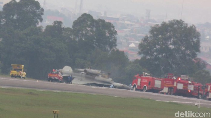Pesawat F-16 Terbalik, Ini Penjelasan Pihak Lanud Roesmin Nurjadin