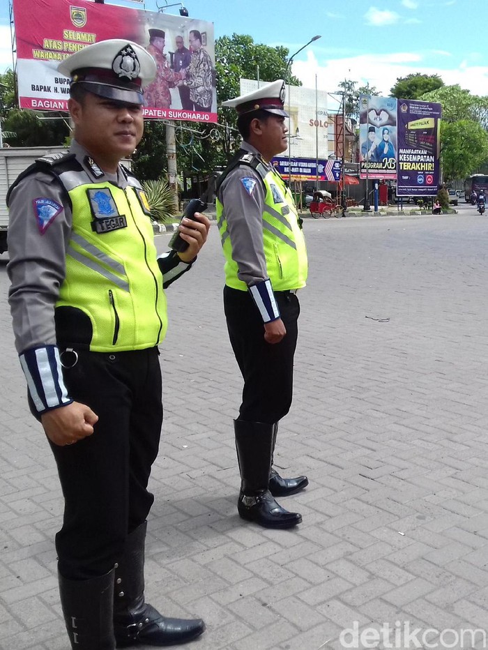 Ini Tegar dan Yudik, Polisi yang Sabar Saat Dimaki Pria Tak Berhelm