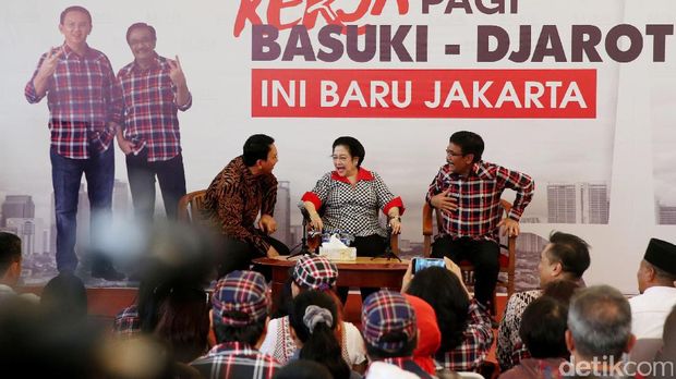 Megawati bersama Ahok-Djarot di Pilgub DKI.