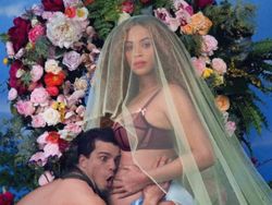 Pose Kocak Master Photoshop dengan Para Pesohor Dunia