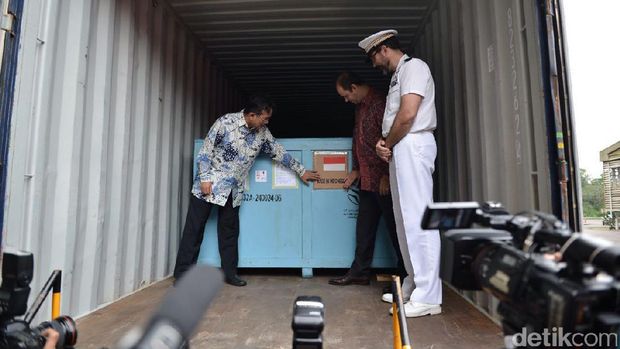 Penyerahan rear fuselage helikopter H-225 ke Airbus