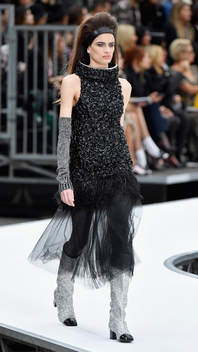 PARIS, FRANCE - MARCH 07:  A model walks the runway during the Chanel show as part of the Paris Fashion Week Womenswear Fall/Winter 2017/2018 on March 7, 2017 in Paris, France.  (Photo by Pascal Le Segretain/Getty Images)