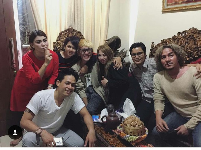 Berderai Air Mata, Pertemuan Aming-Evelyn Mengharu Biru