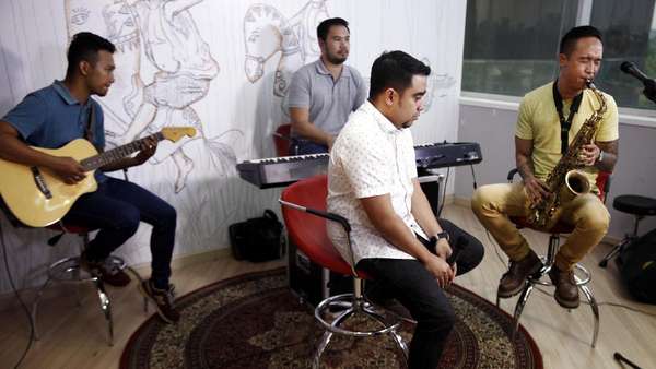 Gaya Males-malesan Rivan dan Abdul Gaya Males-malesan Rivan dan Abdul