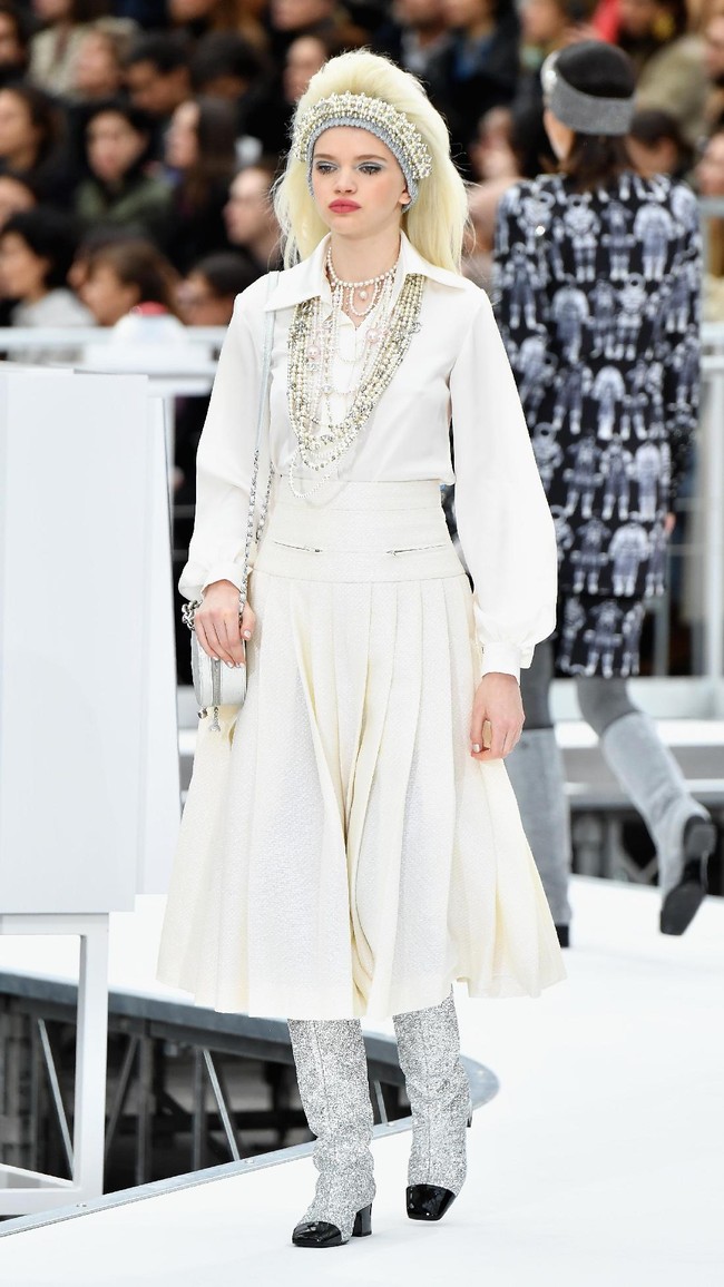 PARIS, FRANCE - MARCH 07:  A model walks the runway during the Chanel show as part of the Paris Fashion Week Womenswear Fall/Winter 2017/2018 on March 7, 2017 in Paris, France.  (Photo by Pascal Le Segretain/Getty Images)