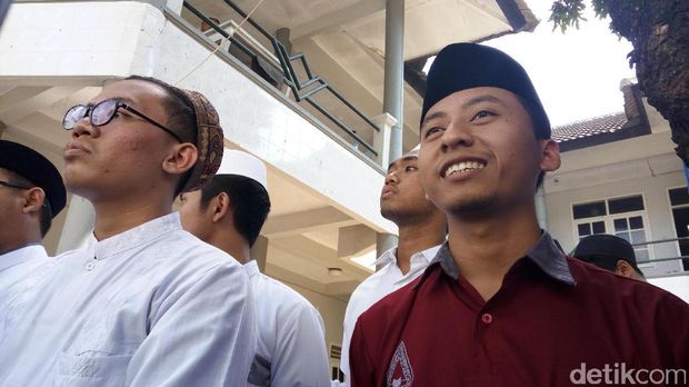 Santri Ponpes Al-Hikam Berharap KH Hasyim Kembali Pimpin Ngaji