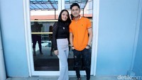 Bahkan ia menganggap Hengky sebagai seorang guru.