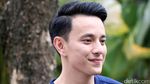 Terpesona Senyuman Billy Davidson