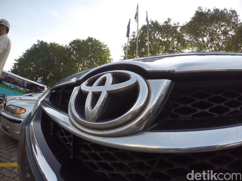  Toyota  Klaim Penjualan Mobil  Pulih Lebih Cepat Kok Bisa 