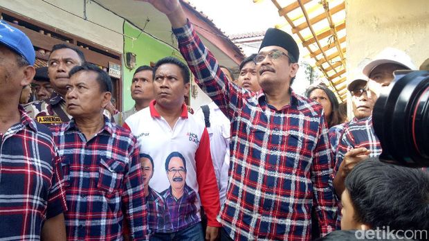 Djarot blusukan di Ciganjur, Jagakarsa, Jakarta Selatan