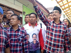 Mengapa Djarot Berpeci di Surat Suara Pilgub DKI Putaran II?