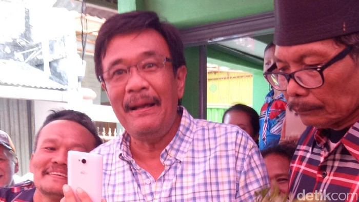 Djarot Janji Renovasi Musala dan Masjid di Kebayoran Lama