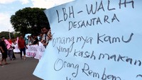 Dalam orasinya, Koordinator Laskar Brotoseno Wahyudi menegaskan, kedatangan mereka ke Istana pun untuk menegaskan posisinya bahwa seluruh warga Rembang mendukung beroperasinya pabrik semen Rembang.
