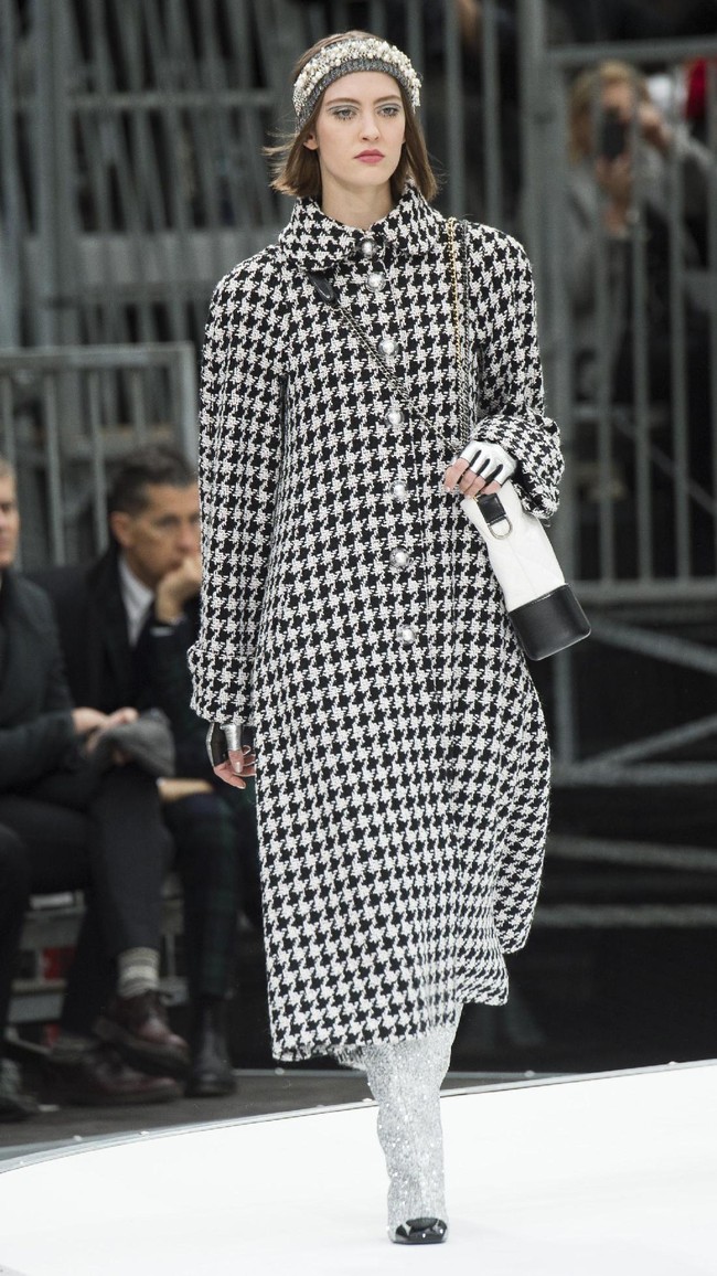 PARIS, FRANCE - MARCH 07:  A model walks the runway during the Chanel show as part of the Paris Fashion Week Womenswear Fall/Winter 2017/2018 on March 7, 2017 in Paris, France.  (Photo by Pascal Le Segretain/Getty Images)