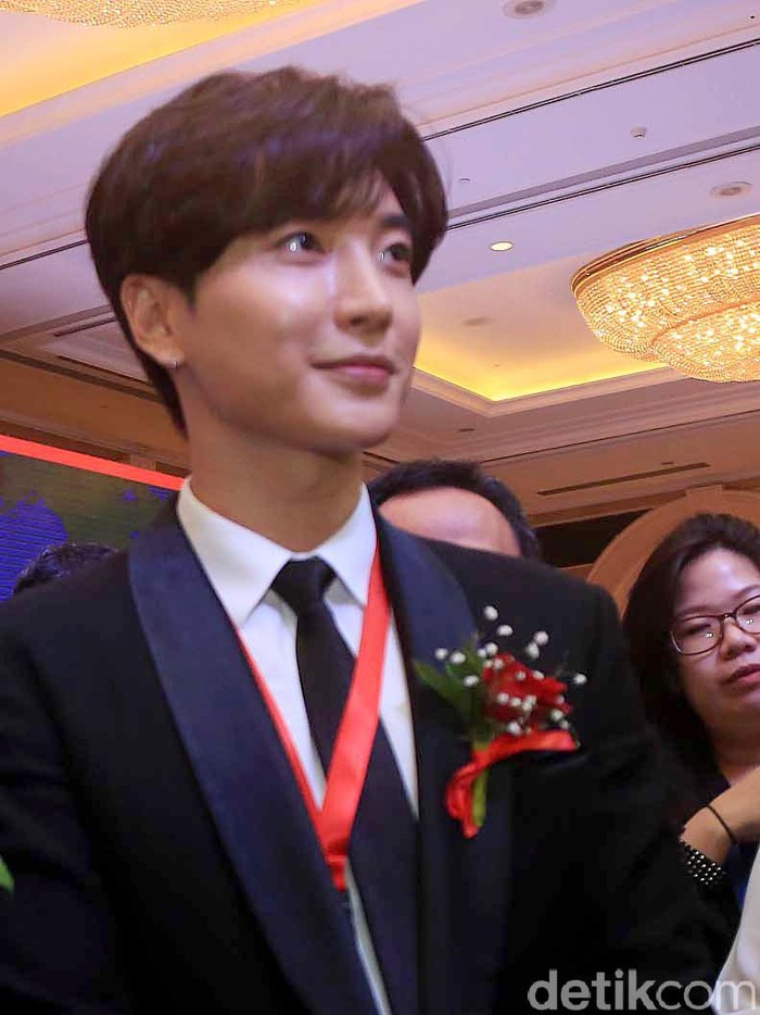 Leeteuk Personil Super Junior, Leeteuk saat hadiri acara Indonesia-Korea Business Summit di Hotel Shangri-La.