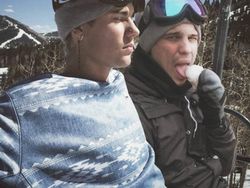 Pose Kocak Master Photoshop dengan Para Pesohor Dunia