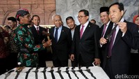 Pameran tersebut digagas oleh DPR bersama komunitas keris dari Bali dan Lombok.