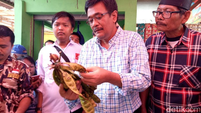 Saat Djarot Borong Sayur-Mayur dan Bikin Heboh Pasar Kedip