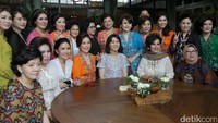 Restaurant ini merupakan salah satu restaurant yang menjual makanan khas Indonesia yang sangat enak dan identik tanpa lupa menyediakan makanan internasional dari berbagai negara. 