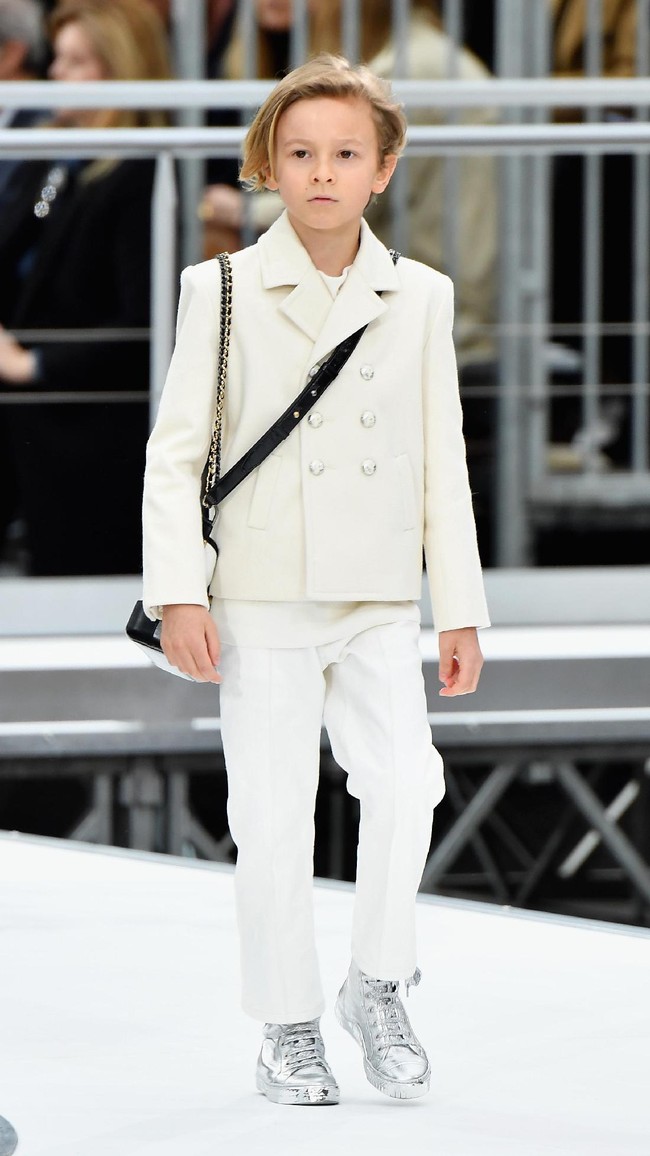 PARIS, FRANCE - MARCH 07:  A model walks the runway during the Chanel show as part of the Paris Fashion Week Womenswear Fall/Winter 2017/2018 on March 7, 2017 in Paris, France.  (Photo by Pascal Le Segretain/Getty Images)