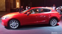 Tampilan bagian samping Mazda3.