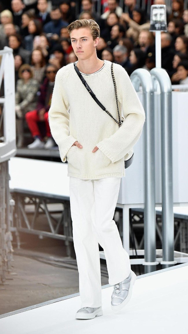 PARIS, FRANCE - MARCH 07:  A model walks the runway during the Chanel show as part of the Paris Fashion Week Womenswear Fall/Winter 2017/2018 on March 7, 2017 in Paris, France.  (Photo by Pascal Le Segretain/Getty Images)