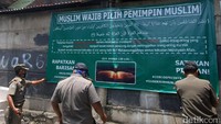 Selama masa kampanye putaran kedua, pasangan calon tidak diperkenankan memasang spanduk. Kampanye putaran kedua adalah penajaman visi dan misi.