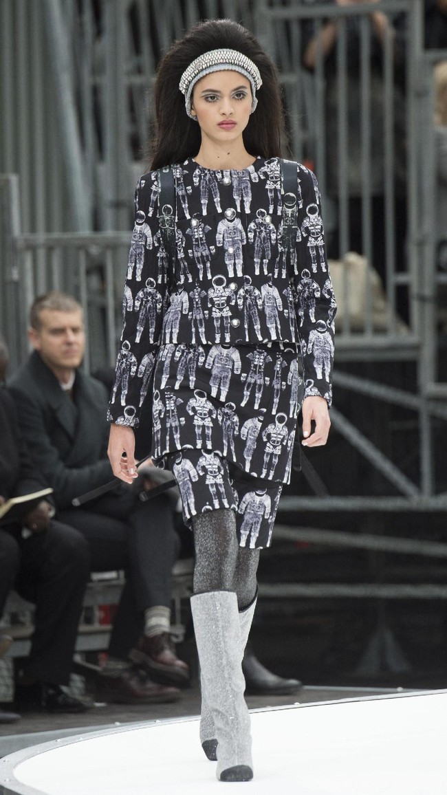 PARIS, FRANCE - MARCH 07:  A model walks the runway during the Chanel show as part of the Paris Fashion Week Womenswear Fall/Winter 2017/2018 on March 7, 2017 in Paris, France.  (Photo by Pascal Le Segretain/Getty Images)