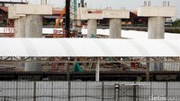 Stasiun kereta bandara ini dibangun untuk mendukung konektivitas transportasi darat di Jabodetabek menuju Bandara Internasional Soekarno-Hatta.