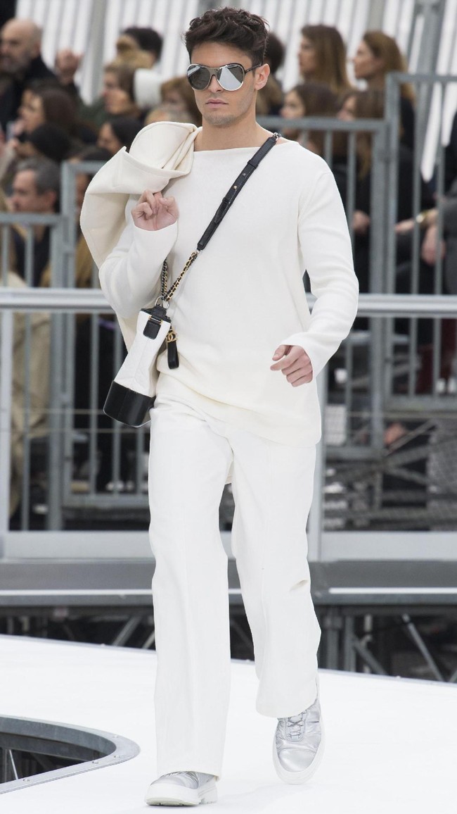 PARIS, FRANCE - MARCH 07:  A model walks the runway during the Chanel show as part of the Paris Fashion Week Womenswear Fall/Winter 2017/2018 on March 7, 2017 in Paris, France.  (Photo by Pascal Le Segretain/Getty Images)