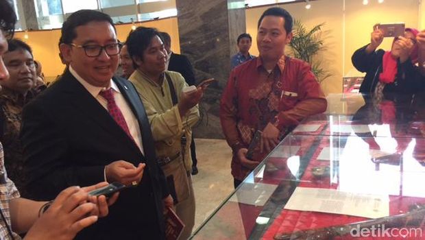 Fadli Zon pamerkan keris koleksinya / 