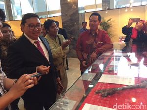 Fadli Zon Ikut Lomba Filateli Tingkat Dunia di Bandung