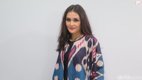 Di Indonesia, ada beberapa artis yang menikahi model asal Uzbekistan. Salah satunya yakni Fauzi Baadila dengan Senk Lotta. Namun pernikahan keduanya harus berakhir beberapa waktu lalu. Foto: Veynindya/detikHOT