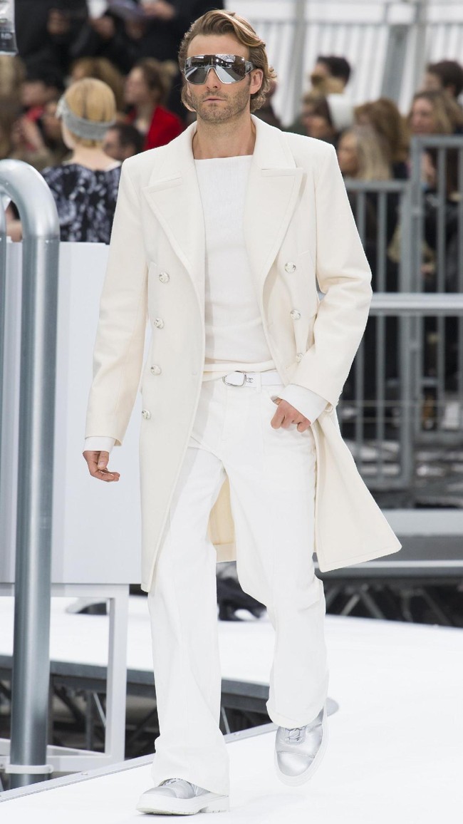 PARIS, FRANCE - MARCH 07:  A model walks the runway during the Chanel show as part of the Paris Fashion Week Womenswear Fall/Winter 2017/2018 on March 7, 2017 in Paris, France.  (Photo by Pascal Le Segretain/Getty Images)