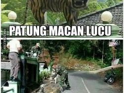 Meme Patung Macan Koramil Bikin Ngakak