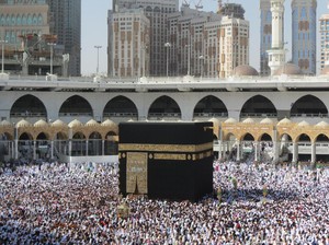Saudi Keluarkan Nota Diplomatik Larangan Foto di Depan Kakbah